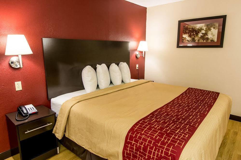 Red Roof Inn Plus+ Huntsville Eksteriør bilde